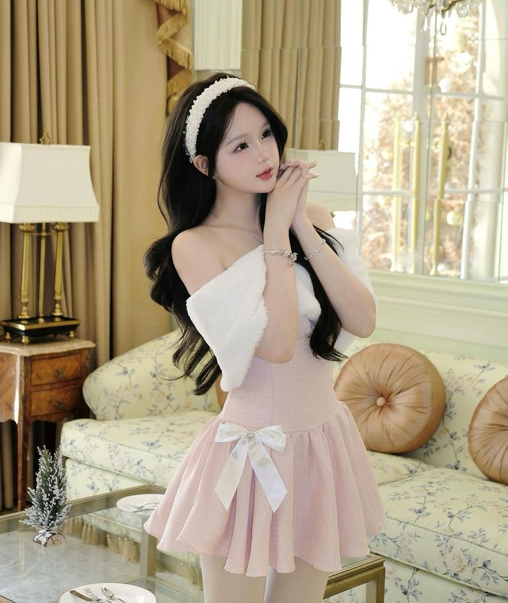 Kiểu tạo dáng dịu mắt như nữ chính