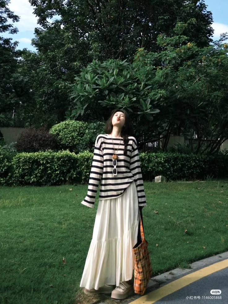 Cách tạo dáng nhìn đơn giản mà cuốn hút