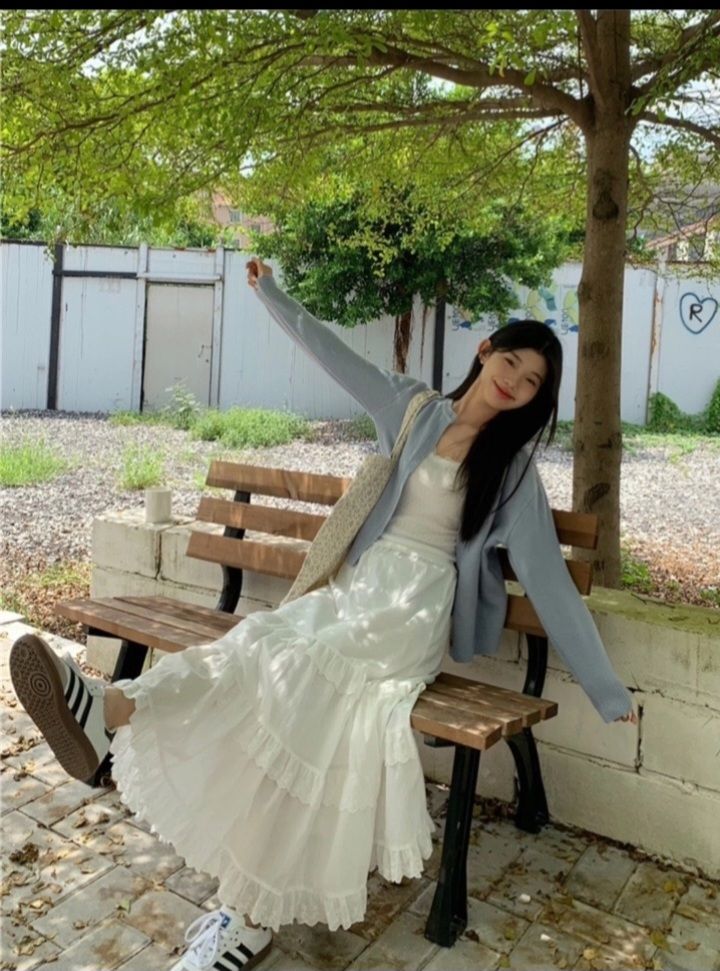 Cách tạo dáng tự nhiên không cần diễn