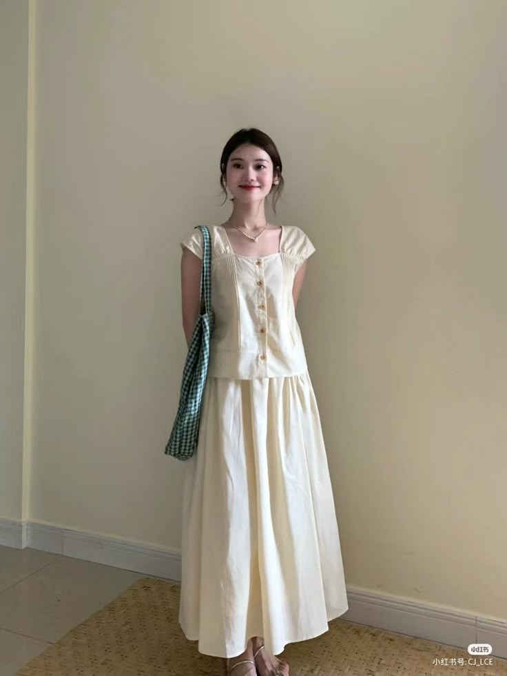 Cách tạo dáng giúp váy tỏa sáng