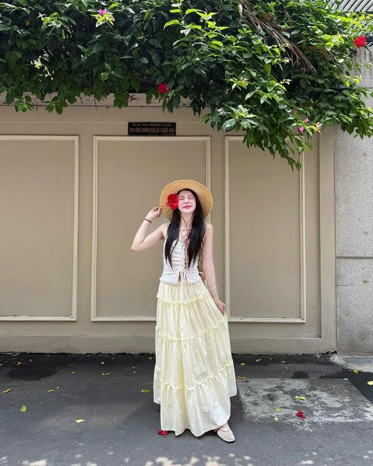 cách tạo dáng chụp ảnh đẹp khi mặc váy ngắn