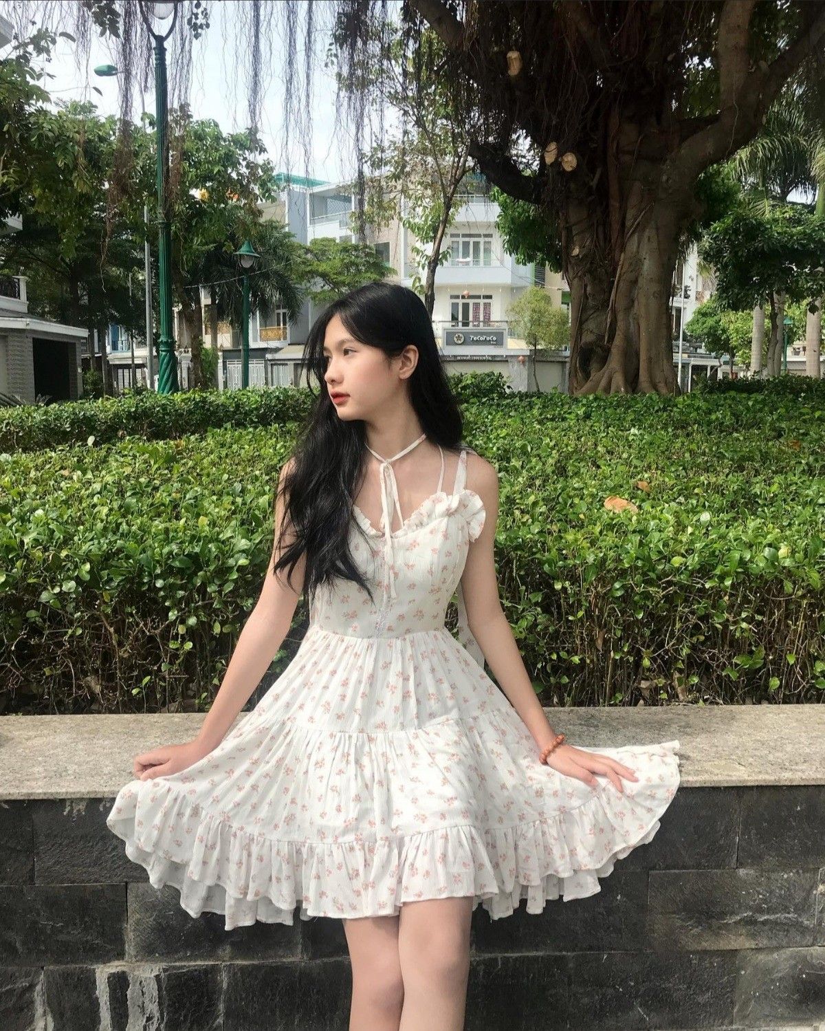 Tư thế đứng thoải mái tạo ảnh đẹp