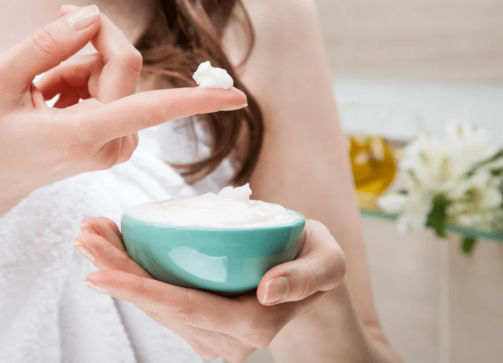 dưỡng ẩm sau khi tẩy tế bào chết cho da đầu