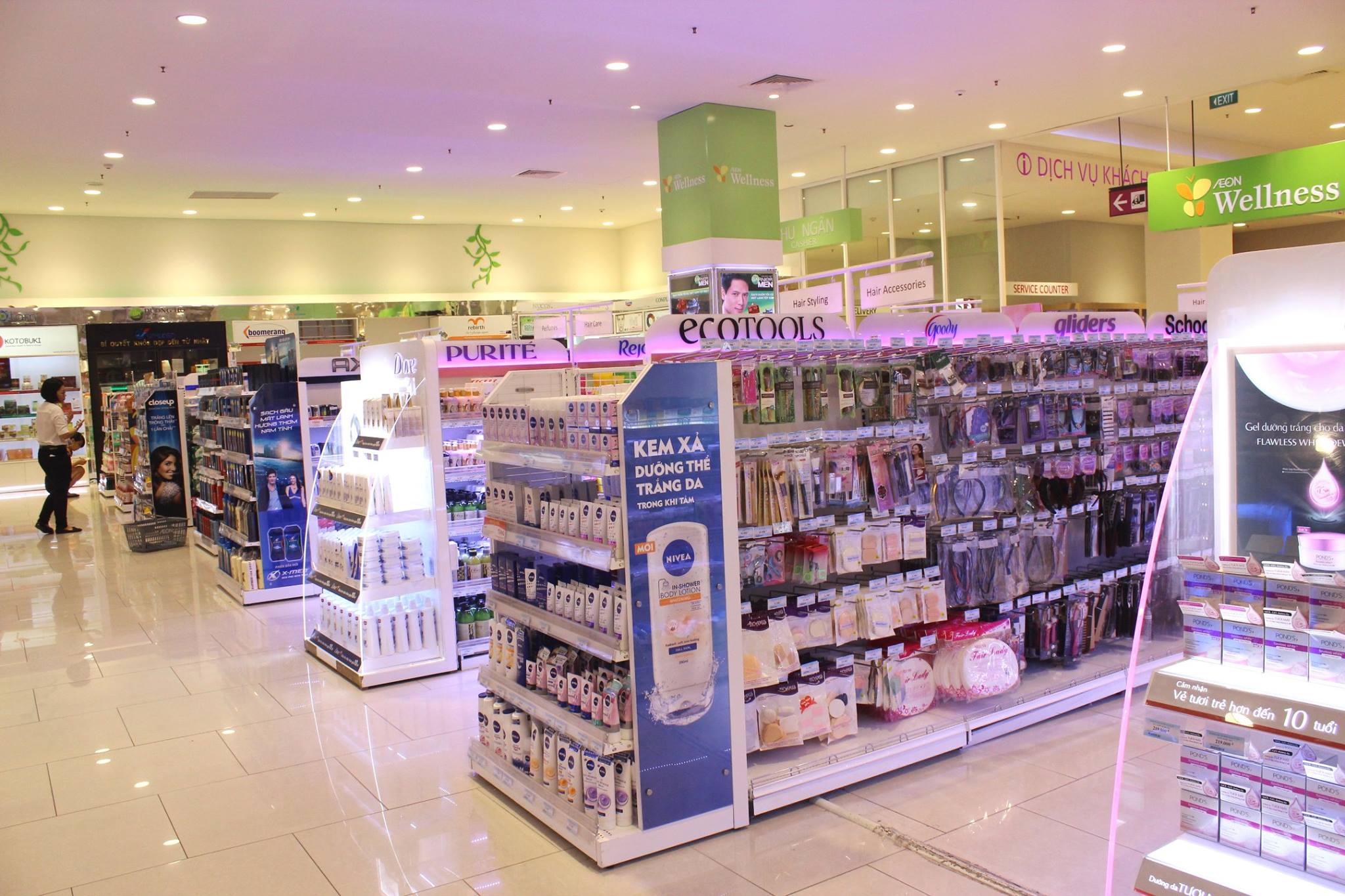 Khách hàng có thể hoàn toàn an tâm về mỹ phẩm và các sản phẩm chăm sóc cơ thể được bày bán tại siêu thị 