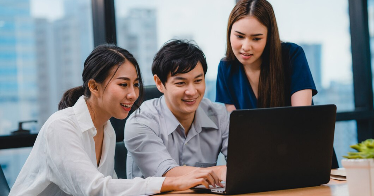 Tôn trọng là gì? Thể hiện sự tôn trọng trong môi trường làm việc