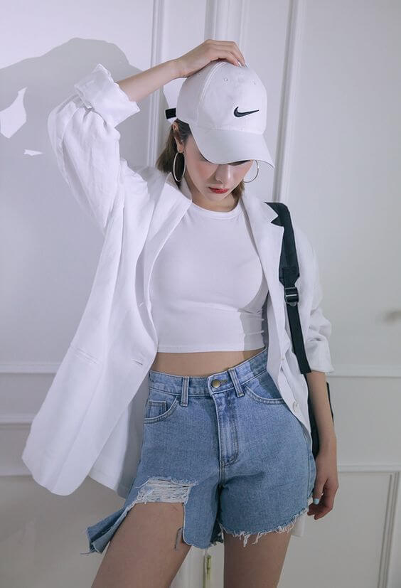 chụp ảnh với mũ lưỡi trai đẹp