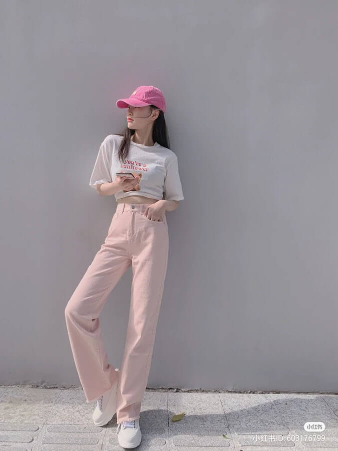 tạo dáng chụp ảnh với mũ lưỡi trai