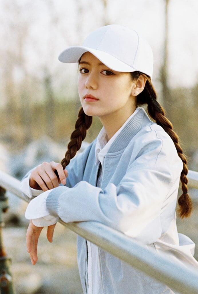 cách chụp ảnh với mũ lưỡi trai