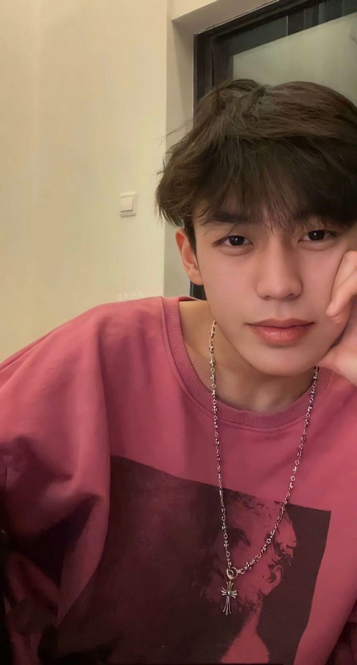 Một bộ ảnh trai đẹp K7 nhanh chóng trở thành đề tài bàn tán trong cộng đồng mạng