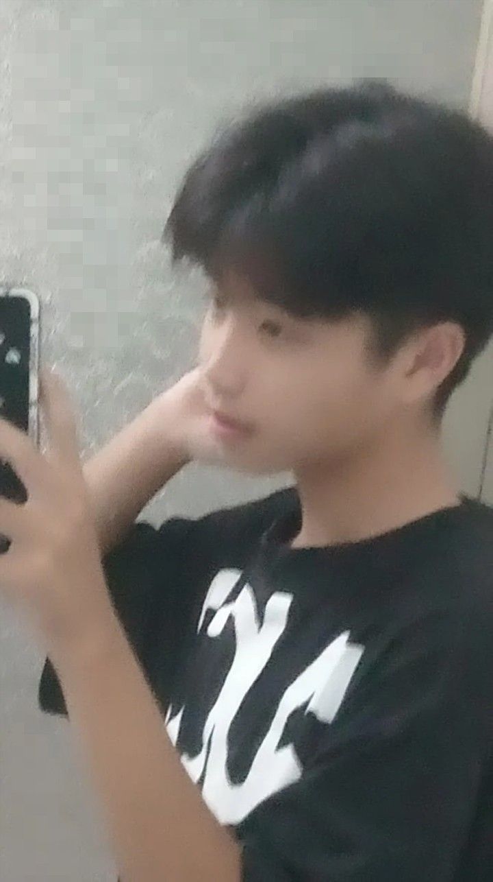 Một loạt ảnh trai 2k7 luôn thu hút lượt yêu thích và chia sẻ nhanh chóng online