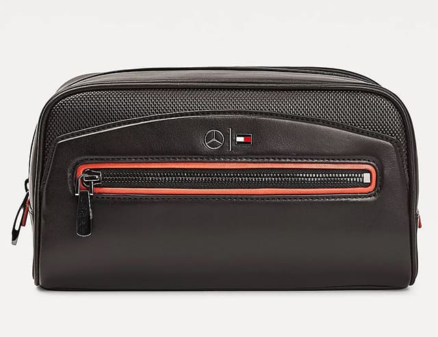 thong tin chi tiet nhat ve thuong hieu tui xach tommy hilfiger.13