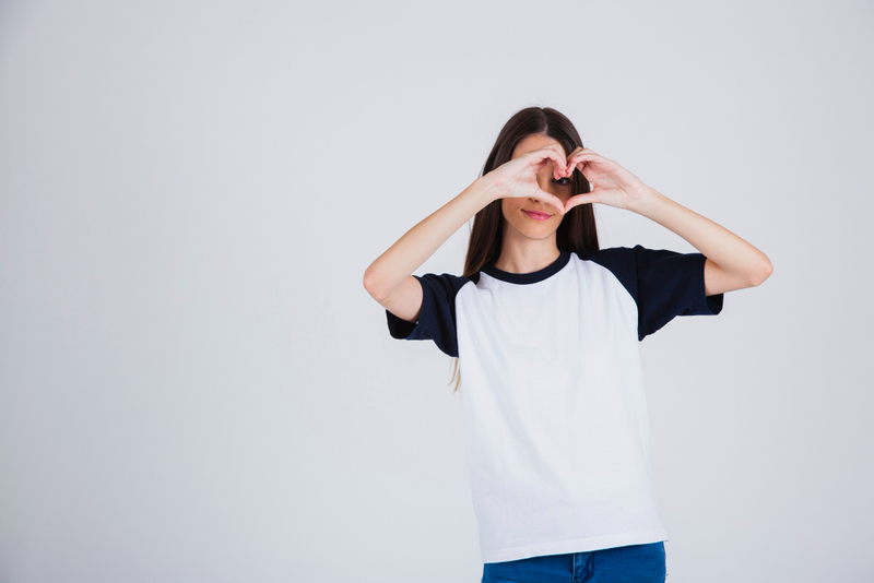 Áo thun chế theo yêu cầu - quà sinh nhật hài hước, độc đáo và mang dấu ấn cá nhân.