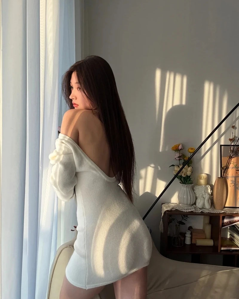 Ảnh chụp sau lưng cho bạn nữ đầy kiêu kỳ