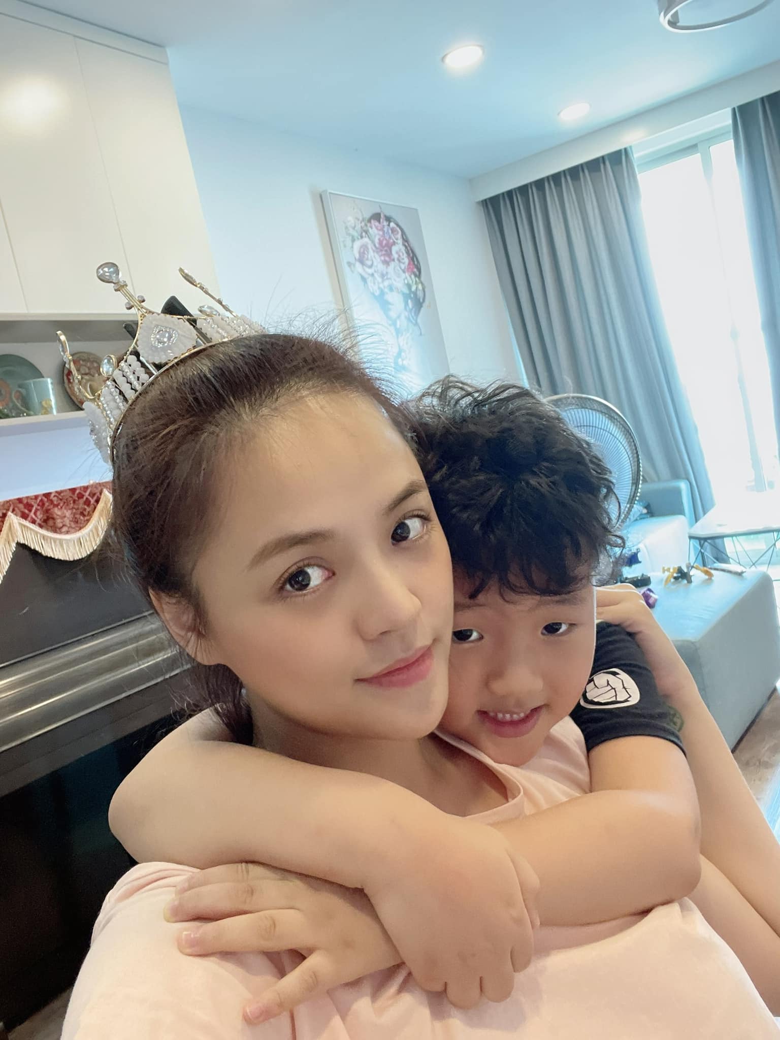 Mỹ nhân Hương vị tình thân khoe ngực trần hình xăm, có liên quan đến con trai một nam DV - 5