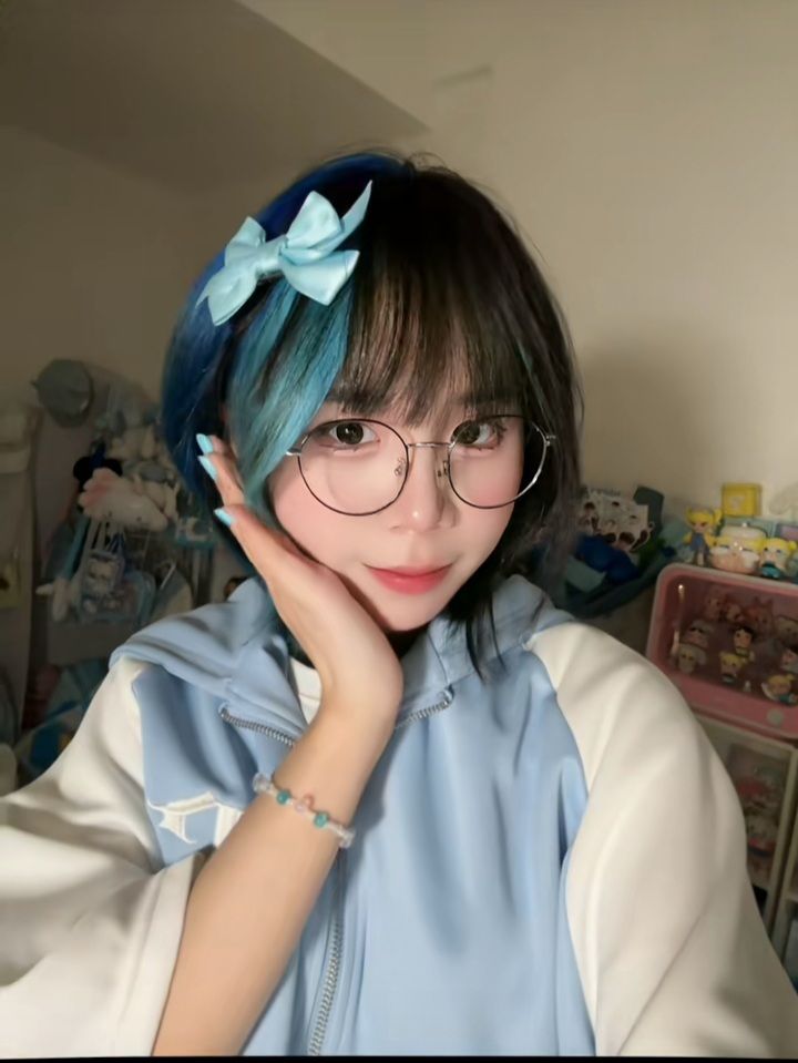 Mèo Simmy là ai mà được nhiều người tìm kiếm đến vậy