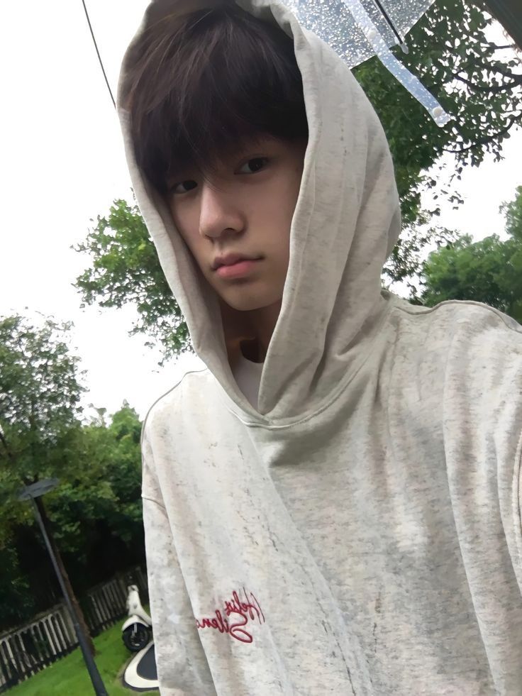 Hình trai đẹp 2k8 khiến cộng đồng mạng chú ý bởi nụ cười rạng rỡ chân thành