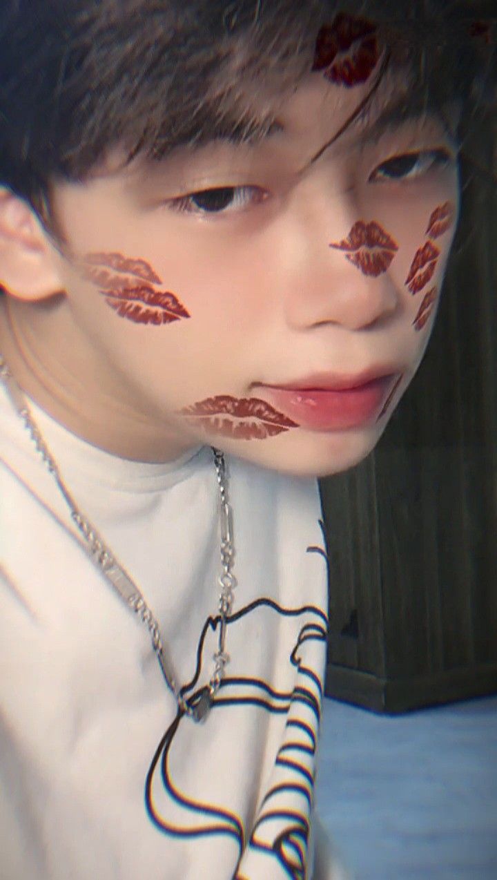 Hình trai đẹp 2008 luôn khiến nhiều người chú ý nhờ thần thái tự nhiên