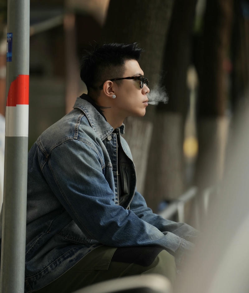 Gương mặt cuốn hút trong ảnh mạng boy phố cá tính