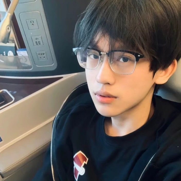 Bộ sưu tập ảnh trai đẹp K12 đang ngày càng được mở rộng với nhiều phong cách