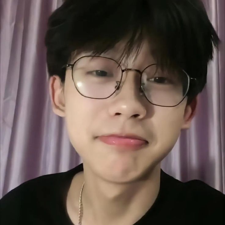 Ảnh trai k12 bình thường