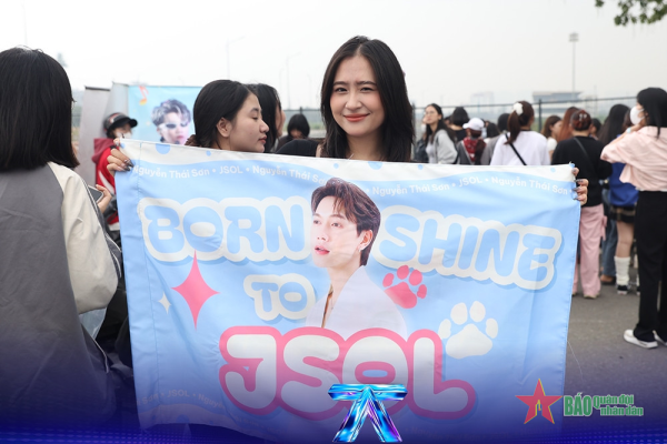 Sức “nóng” tràn ngập Anh trai say hi-Hà Nội concert 3 tại Sân vận động quốc gia Mỹ Đình