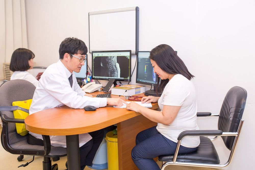 Để kiểm tra và chẩn đoán chính xác những sự thay đổi của vú khi bước vào thời kỳ mãn kinh, bạn nên thường xuyên kiểm tra sức khỏe tổng quát định kỳ