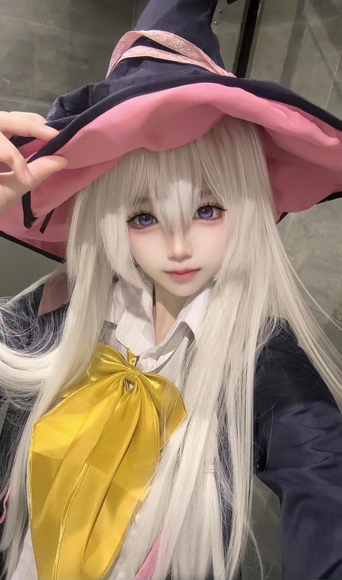 gái xinh cosplay nhân vật anime