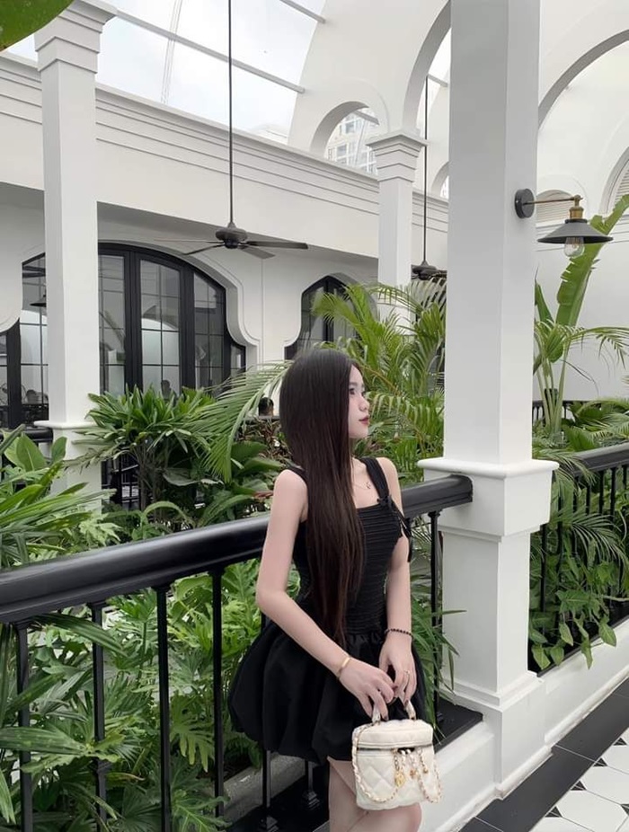 Ảnh gái xinh mặc váy ngắn quyến rũ