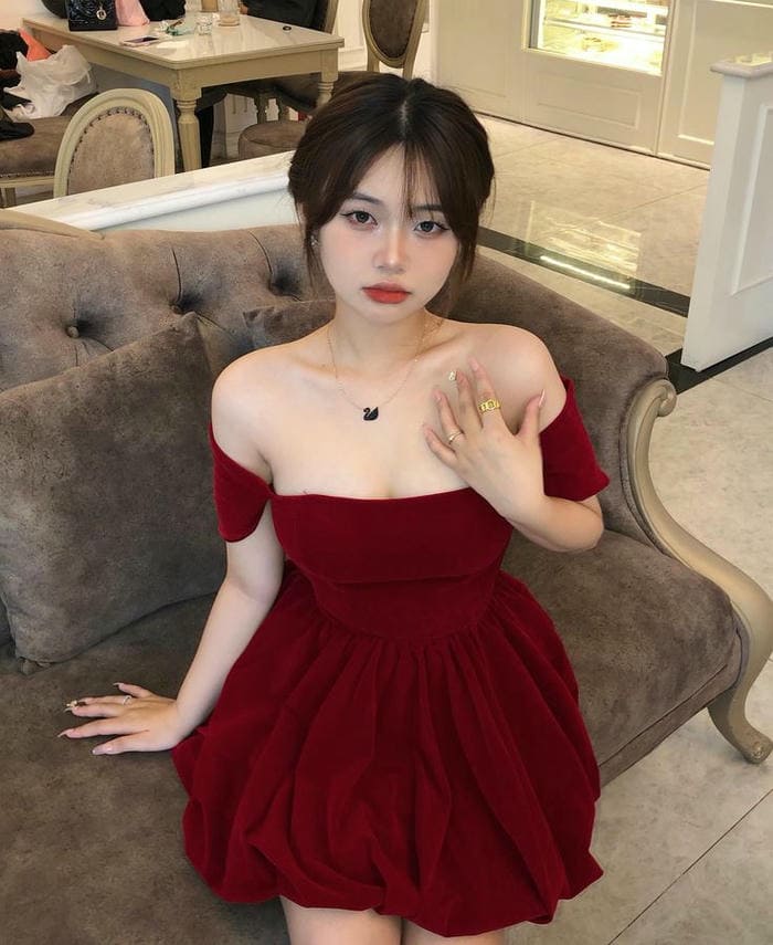 Ảnh gái xinh mặc váy ngắn đỏ, dáng cực sexy - Chụp ảnh siêu đẹp!