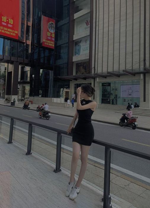 Ảnh gái xinh mặc váy ngắn ngại ngùng - cute phô mai que