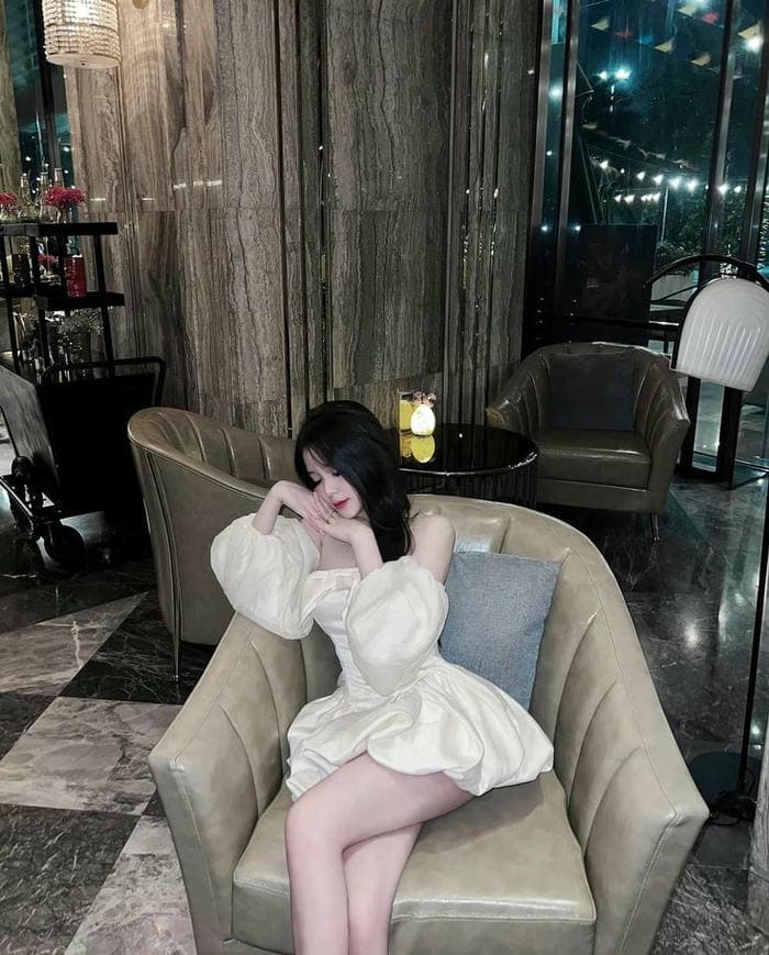 Ảnh gái xinh mặc váy ngắn trắng sexy - Chết người chưa kìa!