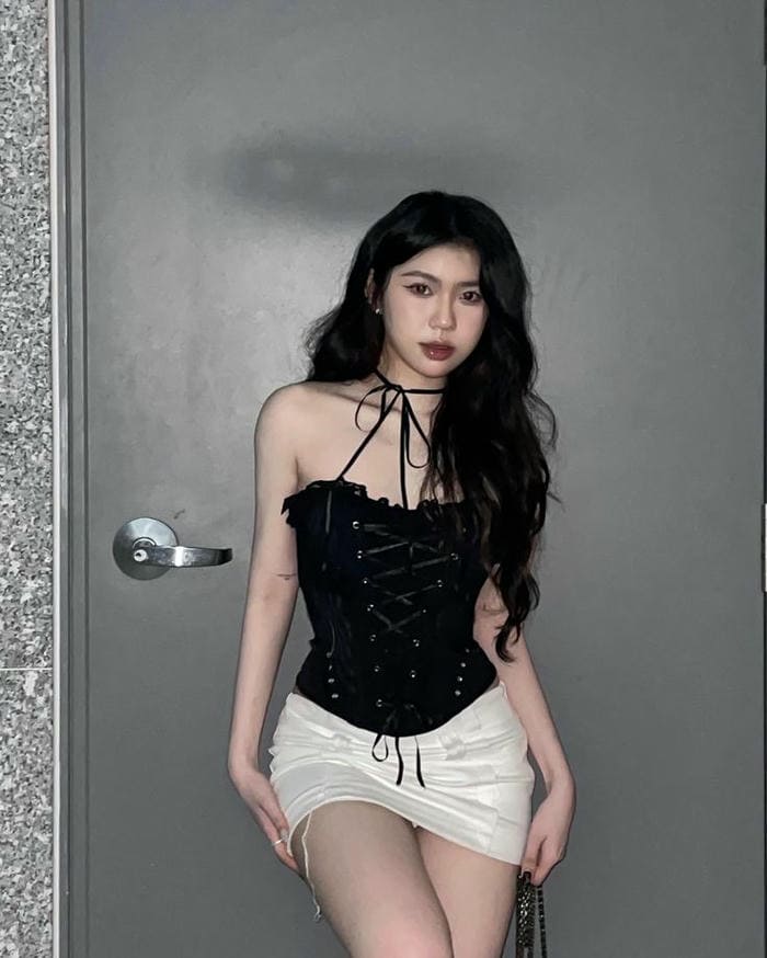 Ảnh gái xinh mặc váy ngắn tỏa sáng, nhìn là mê!