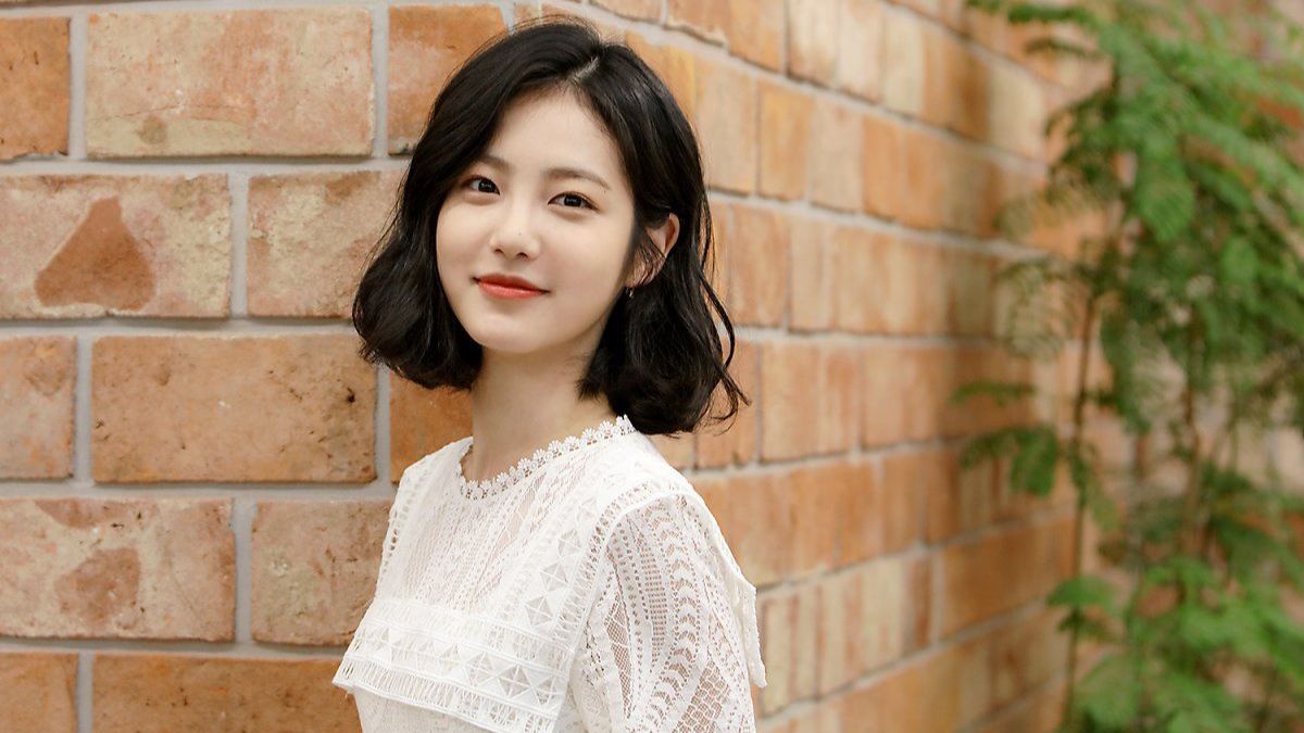 Tóc ngang vai không mái