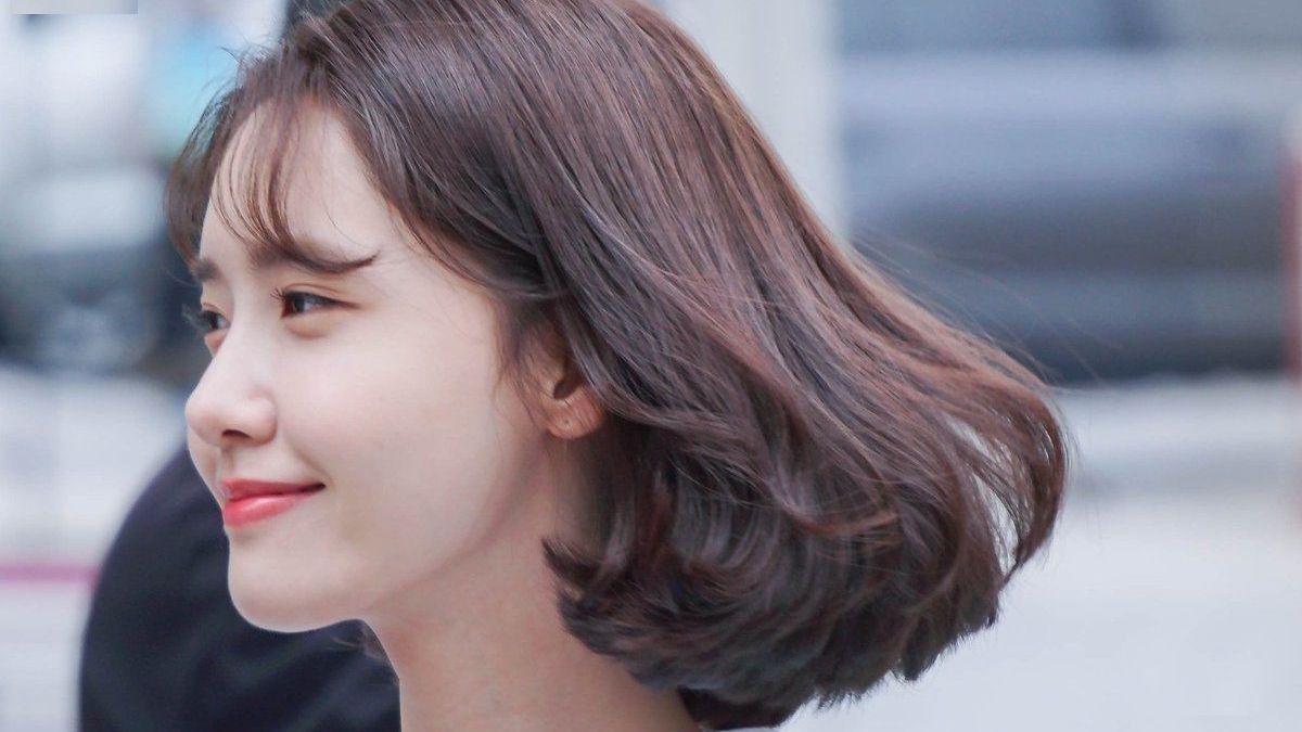 Tóc ngang vai đẹp chữ C