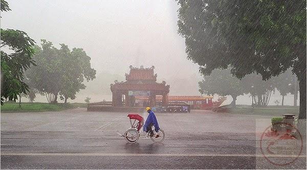 Không gian Huế trong mưa gợi nên nỗi niềm dịu dàng và lắng đọng