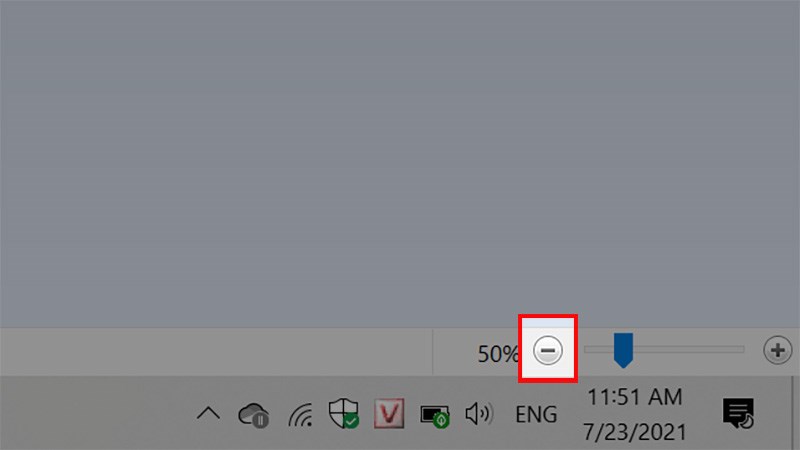 Nhấn vào biểu tượng dấu trừ ở góc dưới bên phải để thu nhỏ ảnh