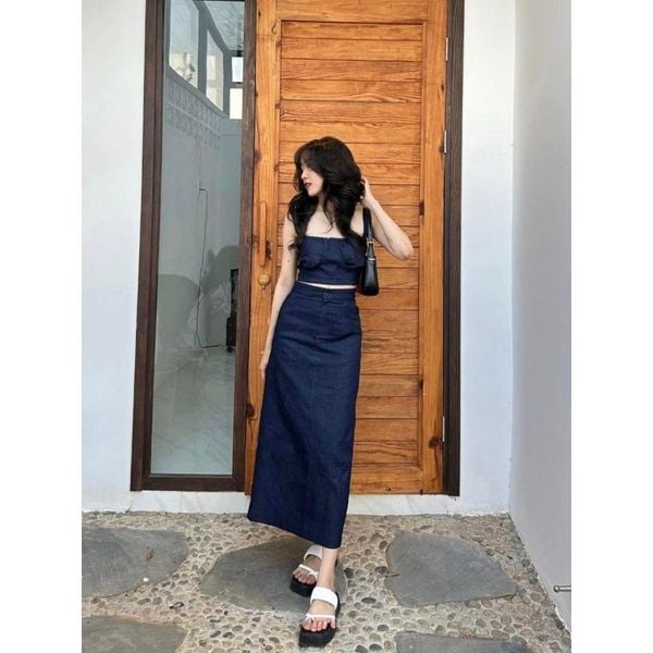 Chân váy jean dài phối với áo gì - áo denim cùng tông
