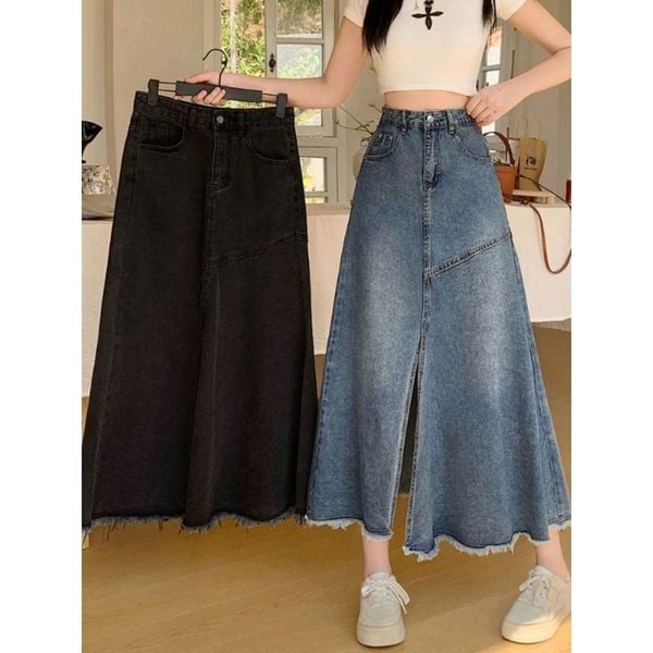 Chân váy jean dài phối với áo gì - áo croptop kín đáo