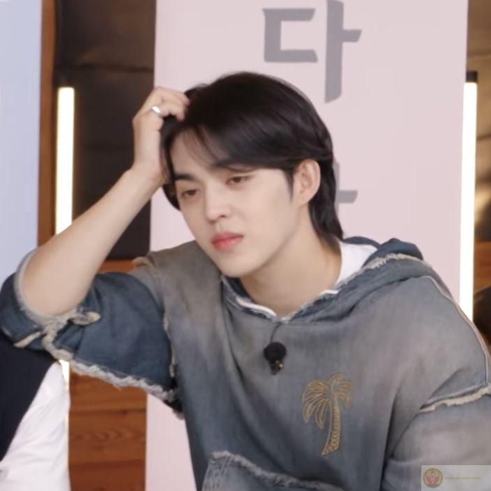 Không nói gì nhưng tư thế đã nói lên tất cả