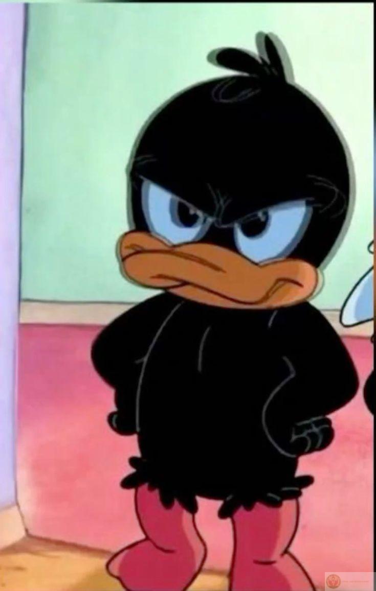 Mặt nghiêm, tay nạnh, lòng thì rối bời