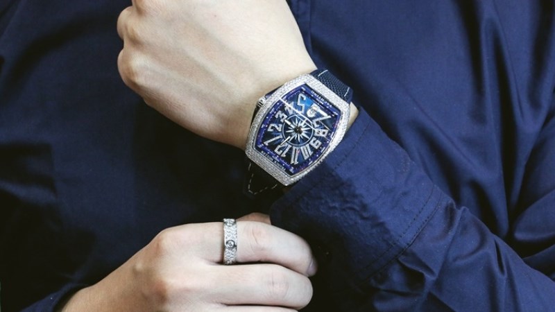 Kiểm tra kỹ từng chi tiết, bộ phận của sản phẩm trước khi mua để đảm bảo đó là hãng chính hãng