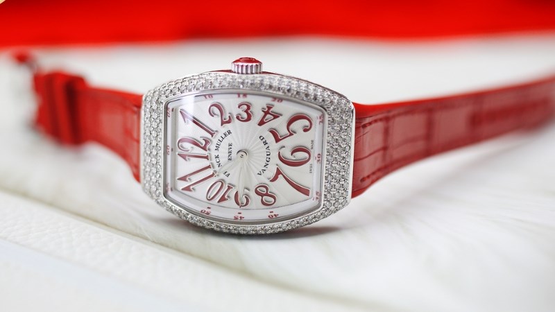 Sự giúp đỡ của các chuyên gia hàng đầu trong lĩnh vực đồng hồ sẽ giúp bạn dễ dàng hơn trong việc sở hữu một chiếc đồng hồ Franck Muller chất lượng