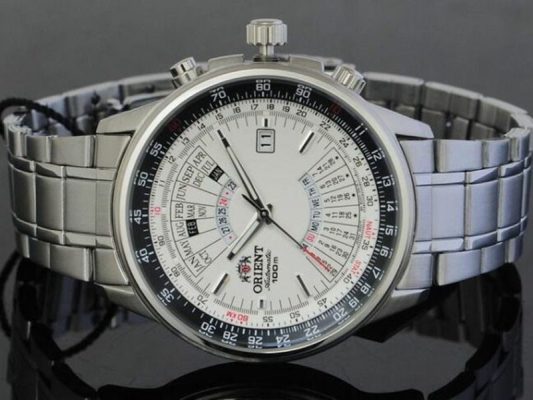 Đồng hồ Orient lịch vạn niên: Đánh giá chi tiết về thiết kế, bộ máy