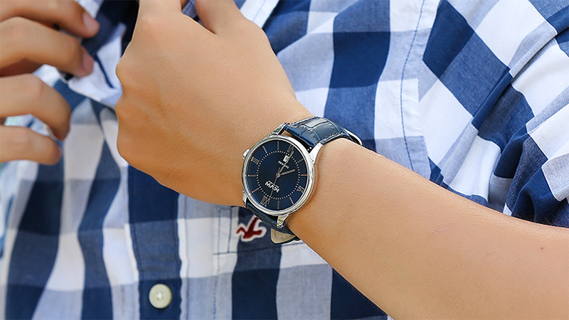 Nên mua đồng hồ ở những cửa hàng uy tín để đảm bảo chất lượng