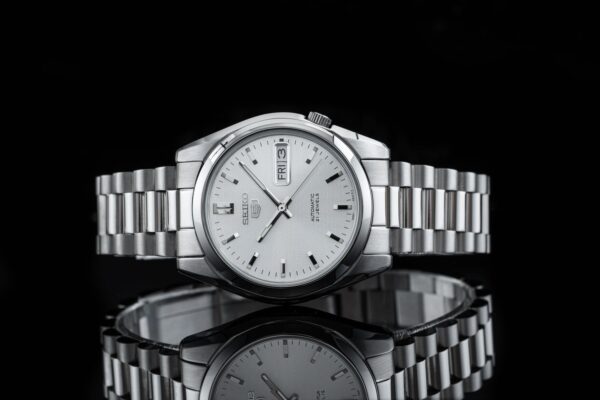 Seiko pepsi ấn tượng từ mọi góc nhìn