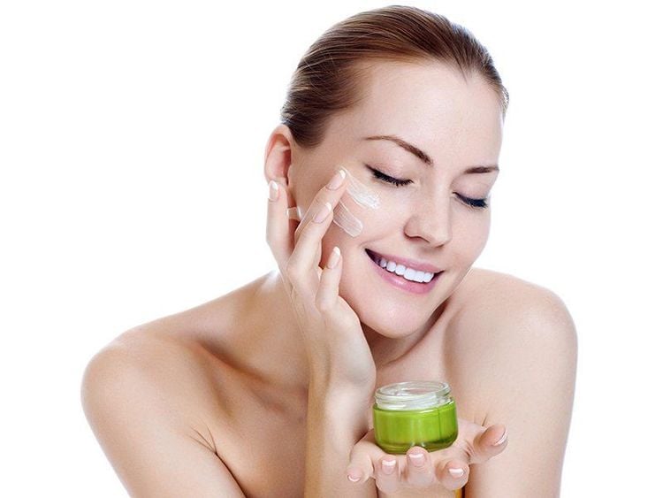 Glycerin là một trong những thành phần chính trong kem dưỡng ẩm và kem dưỡng da