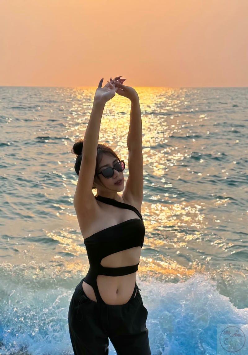 hạ nhiên mặc bikini 17