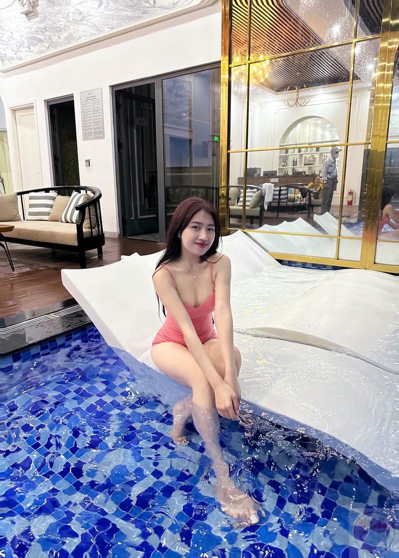 hạ nhiên mặc bikini 32