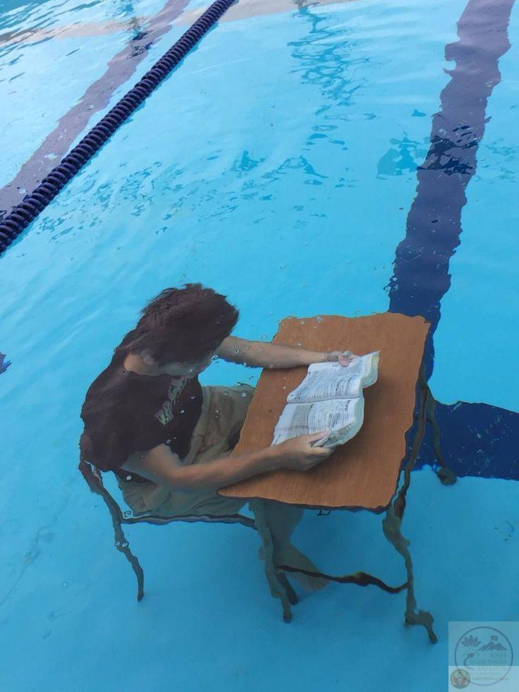 Một nụ cười từ meme chạy deadline đủ để kéo lại năng lượng tích cực