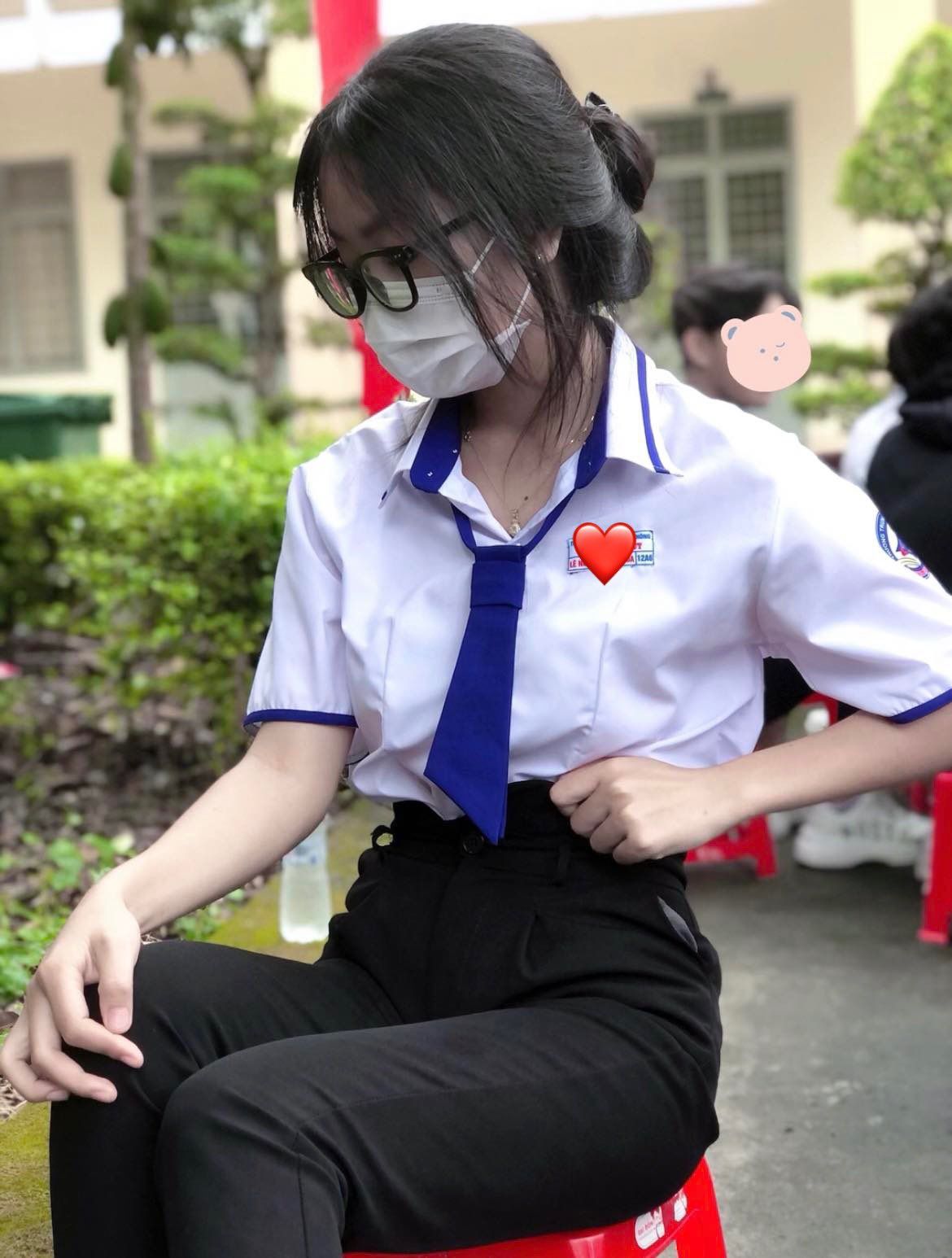 Vẻ đẹp giản dị trong sáng trong ảnh gái xinh cấp 2 thật nổi bật